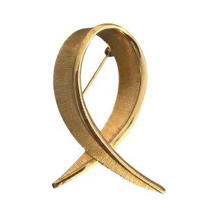 Vintage Monet Gold Tone Textured Ribbon Brooch Pin Signed Sign of Fish 2.5"